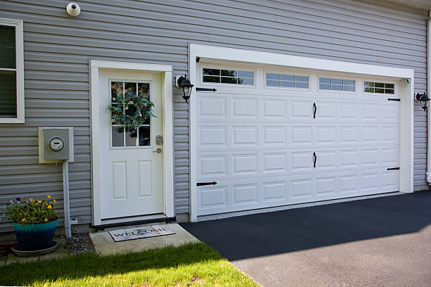 24/7 Emergency Garage Door Panel Replacement experts in Houston, TX